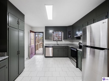 Johnstown Road, Elizabethtown, Kentucky 42701, ,3 BathroomsBathrooms,For Sale,Johnstown Road,HK24004150