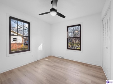 Johnstown Road, Elizabethtown, Kentucky 42701, ,3 BathroomsBathrooms,For Sale,Johnstown Road,HK24004150