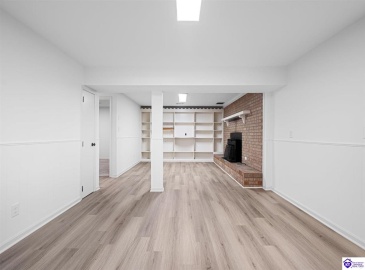 Johnstown Road, Elizabethtown, Kentucky 42701, ,3 BathroomsBathrooms,For Sale,Johnstown Road,HK24004150