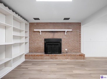 Johnstown Road, Elizabethtown, Kentucky 42701, ,3 BathroomsBathrooms,For Sale,Johnstown Road,HK24004150