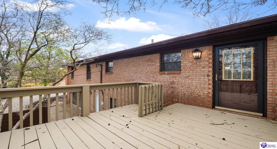 Johnstown Road, Elizabethtown, Kentucky 42701, ,3 BathroomsBathrooms,For Sale,Johnstown Road,HK24004150