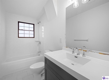 Johnstown Road, Elizabethtown, Kentucky 42701, ,3 BathroomsBathrooms,For Sale,Johnstown Road,HK24004150