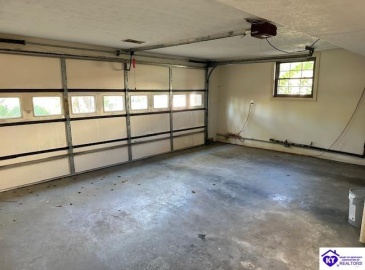 Johnstown Road, Elizabethtown, Kentucky 42701, ,3 BathroomsBathrooms,For Sale,Johnstown Road,HK24004150