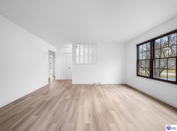 Johnstown Road, Elizabethtown, Kentucky 42701, ,3 BathroomsBathrooms,For Sale,Johnstown Road,HK24004150