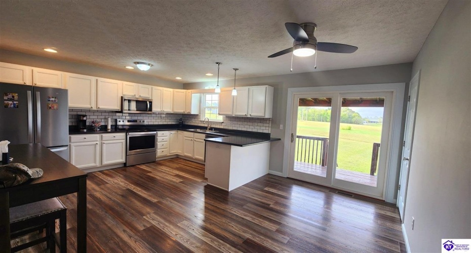 New Highland Church Road, Brandenburg, Kentucky 40108, ,2 BathroomsBathrooms,For Sale,New Highland Church Road,HK24003669