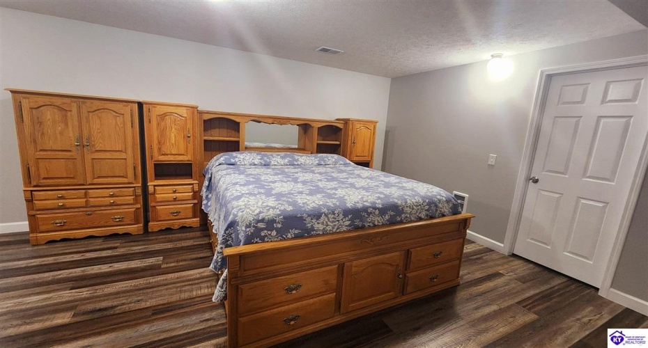 New Highland Church Road, Brandenburg, Kentucky 40108, ,2 BathroomsBathrooms,For Sale,New Highland Church Road,HK24003669