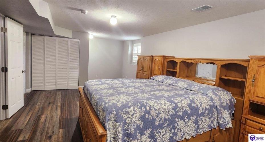 New Highland Church Road, Brandenburg, Kentucky 40108, ,2 BathroomsBathrooms,For Sale,New Highland Church Road,HK24003669