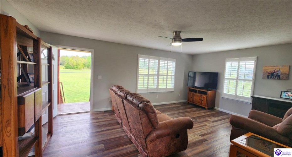 New Highland Church Road, Brandenburg, Kentucky 40108, ,2 BathroomsBathrooms,For Sale,New Highland Church Road,HK24003669