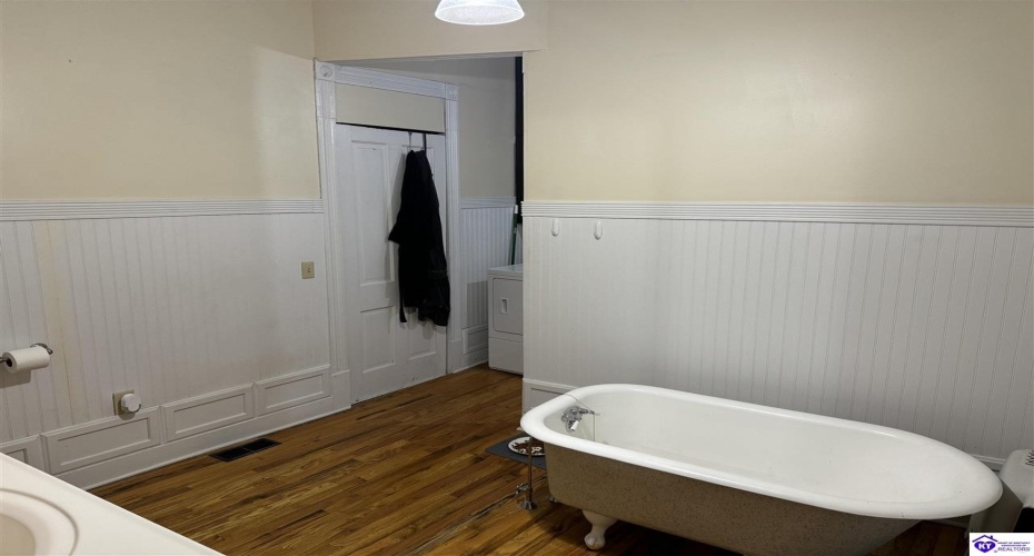 Main Street, Cloverport, Kentucky 40111, ,2 BathroomsBathrooms,For Sale,Main Street,HK24004154