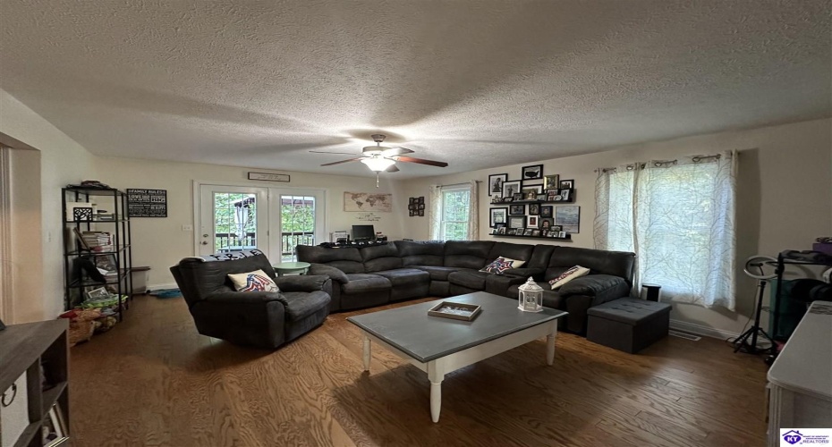 Red Wing Road, Brandenburg, Kentucky 40108, ,3 BathroomsBathrooms,For Sale,Red Wing Road,HK24003279