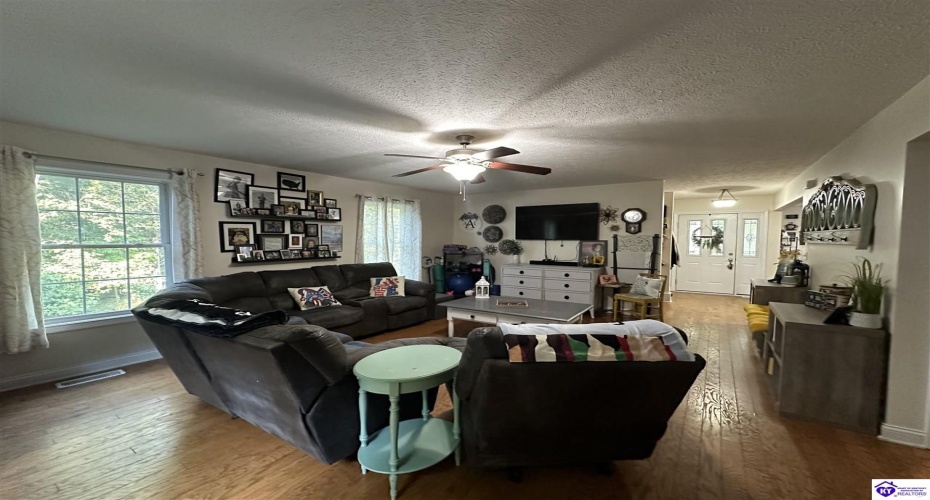 Red Wing Road, Brandenburg, Kentucky 40108, ,3 BathroomsBathrooms,For Sale,Red Wing Road,HK24003279