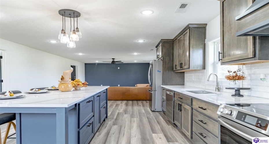 Kiper Road, Leitchfield, Kentucky 42754, ,3 BathroomsBathrooms,For Sale,Kiper Road,HK24004158