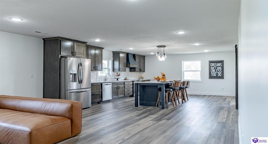 Kiper Road, Leitchfield, Kentucky 42754, ,3 BathroomsBathrooms,For Sale,Kiper Road,HK24004158