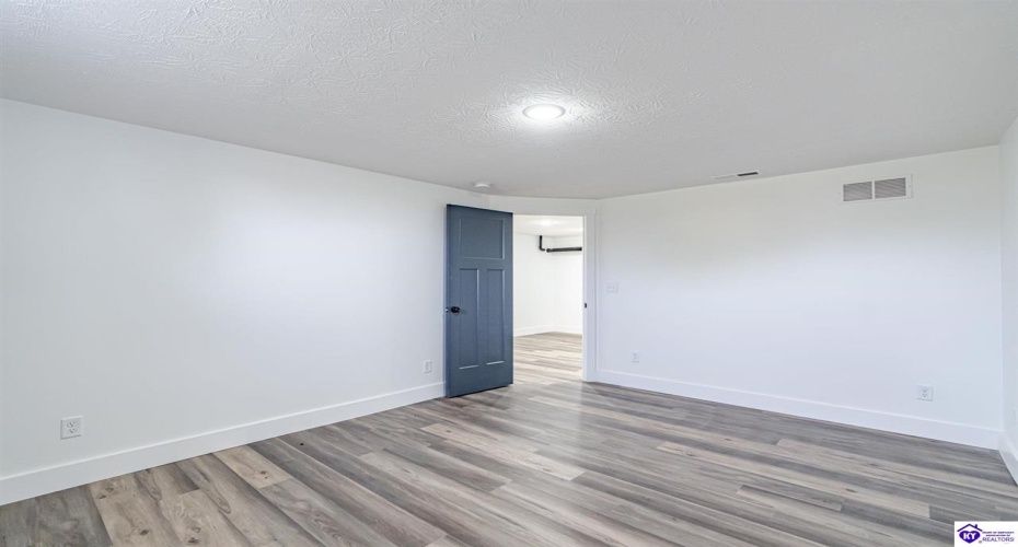 Kiper Road, Leitchfield, Kentucky 42754, ,3 BathroomsBathrooms,For Sale,Kiper Road,HK24004158