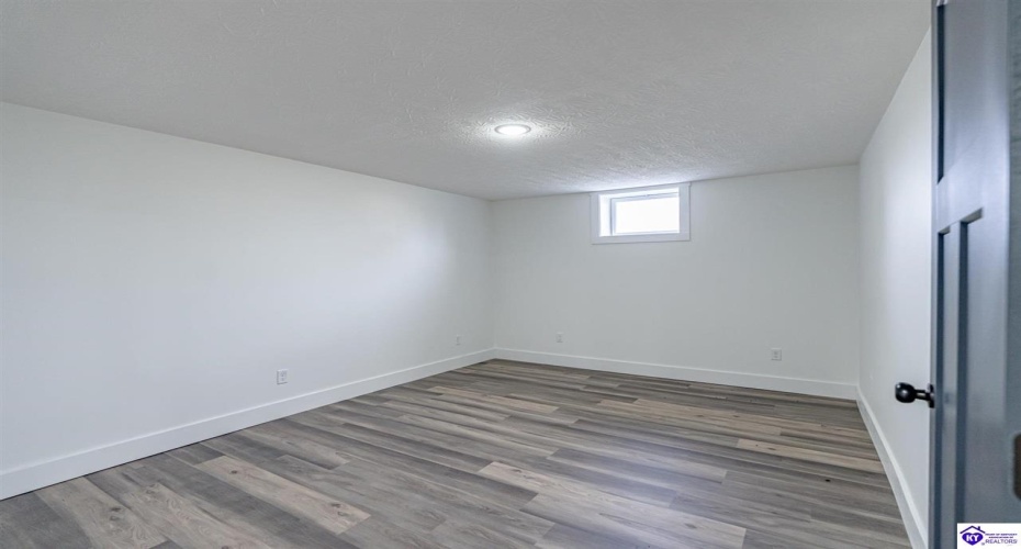 Kiper Road, Leitchfield, Kentucky 42754, ,3 BathroomsBathrooms,For Sale,Kiper Road,HK24004158