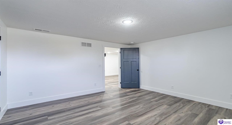 Kiper Road, Leitchfield, Kentucky 42754, ,3 BathroomsBathrooms,For Sale,Kiper Road,HK24004158