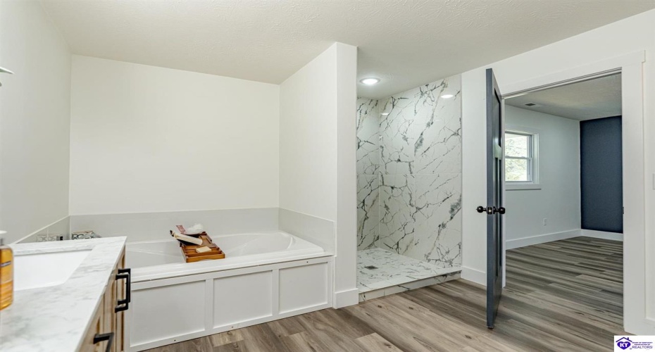 Kiper Road, Leitchfield, Kentucky 42754, ,3 BathroomsBathrooms,For Sale,Kiper Road,HK24004158