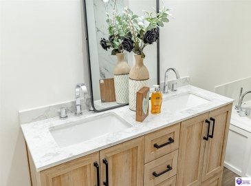 Kiper Road, Leitchfield, Kentucky 42754, ,3 BathroomsBathrooms,For Sale,Kiper Road,HK24004158