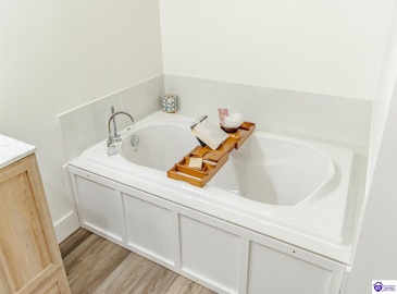 Kiper Road, Leitchfield, Kentucky 42754, ,3 BathroomsBathrooms,For Sale,Kiper Road,HK24004158