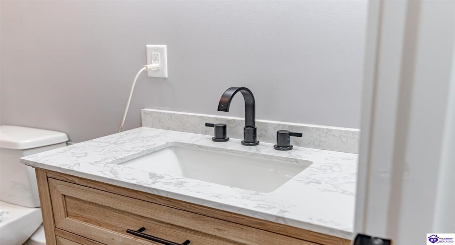 Kiper Road, Leitchfield, Kentucky 42754, ,3 BathroomsBathrooms,For Sale,Kiper Road,HK24004158