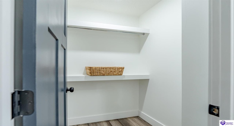 Kiper Road, Leitchfield, Kentucky 42754, ,3 BathroomsBathrooms,For Sale,Kiper Road,HK24004158