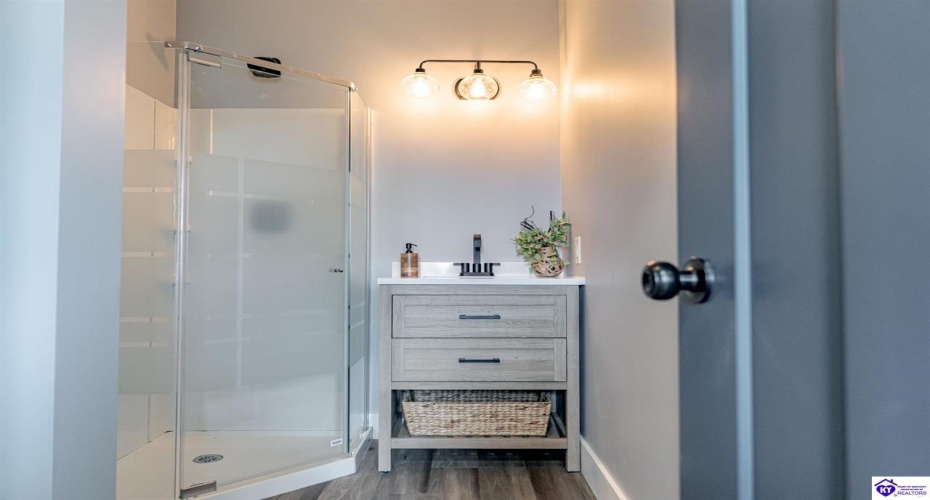 Kiper Road, Leitchfield, Kentucky 42754, ,3 BathroomsBathrooms,For Sale,Kiper Road,HK24004158