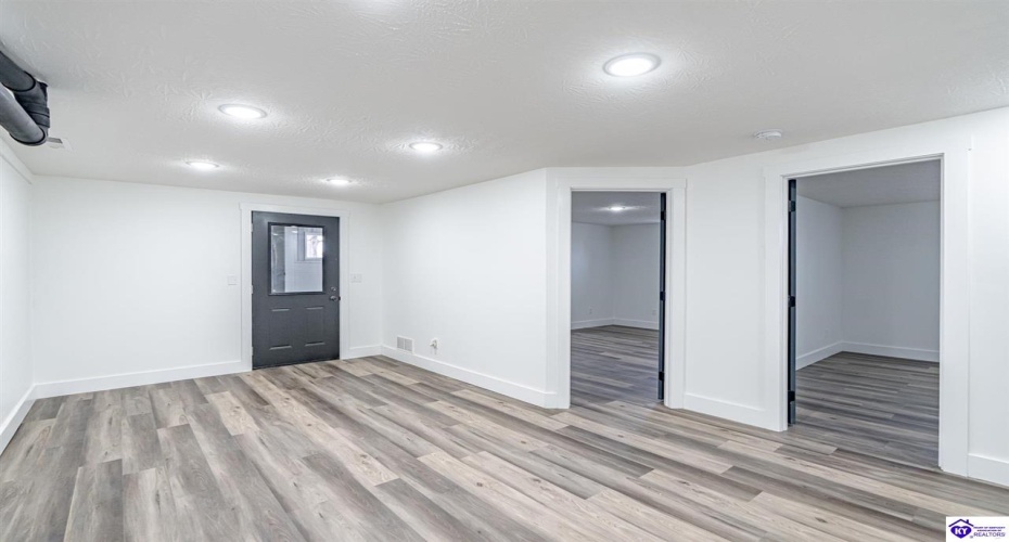 Kiper Road, Leitchfield, Kentucky 42754, ,3 BathroomsBathrooms,For Sale,Kiper Road,HK24004158