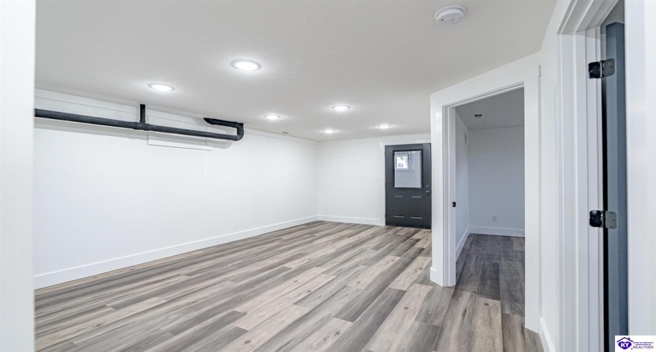 Kiper Road, Leitchfield, Kentucky 42754, ,3 BathroomsBathrooms,For Sale,Kiper Road,HK24004158