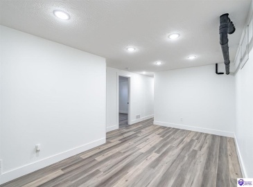 Kiper Road, Leitchfield, Kentucky 42754, ,3 BathroomsBathrooms,For Sale,Kiper Road,HK24004158