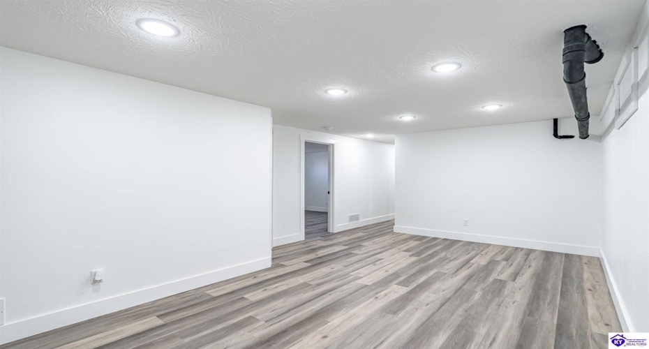 Kiper Road, Leitchfield, Kentucky 42754, ,3 BathroomsBathrooms,For Sale,Kiper Road,HK24004158