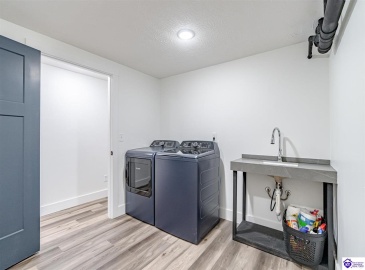 Kiper Road, Leitchfield, Kentucky 42754, ,3 BathroomsBathrooms,For Sale,Kiper Road,HK24004158