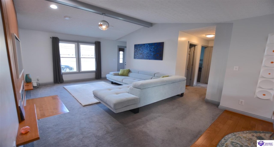 St John Road, Elizabethtown, Kentucky 42701, ,2 BathroomsBathrooms,For Sale,St John Road,HK24004162