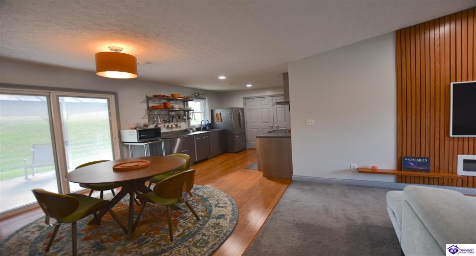 St John Road, Elizabethtown, Kentucky 42701, ,2 BathroomsBathrooms,For Sale,St John Road,HK24004162