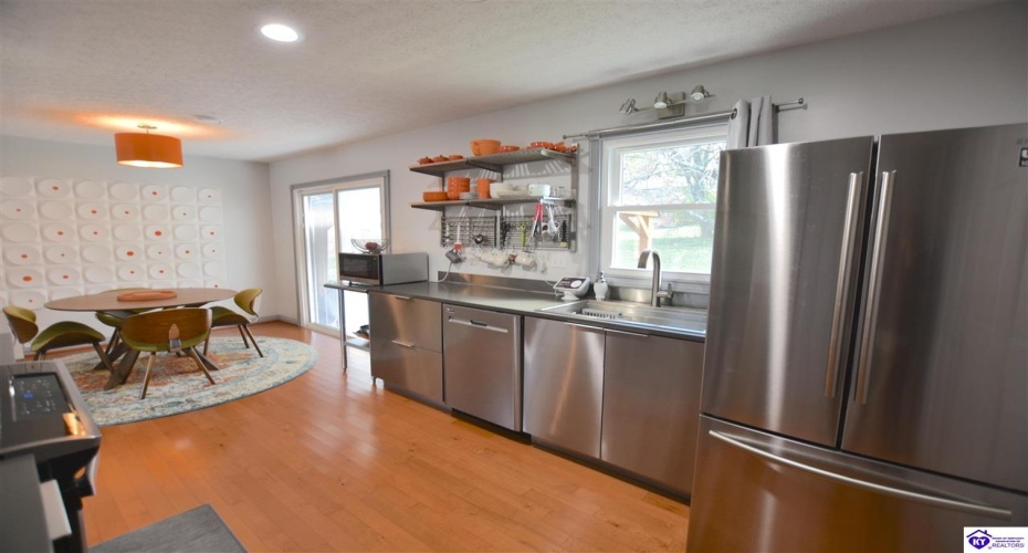 St John Road, Elizabethtown, Kentucky 42701, ,2 BathroomsBathrooms,For Sale,St John Road,HK24004162