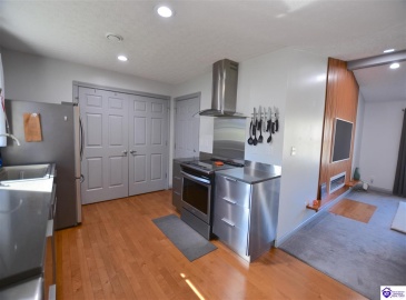 St John Road, Elizabethtown, Kentucky 42701, ,2 BathroomsBathrooms,For Sale,St John Road,HK24004162