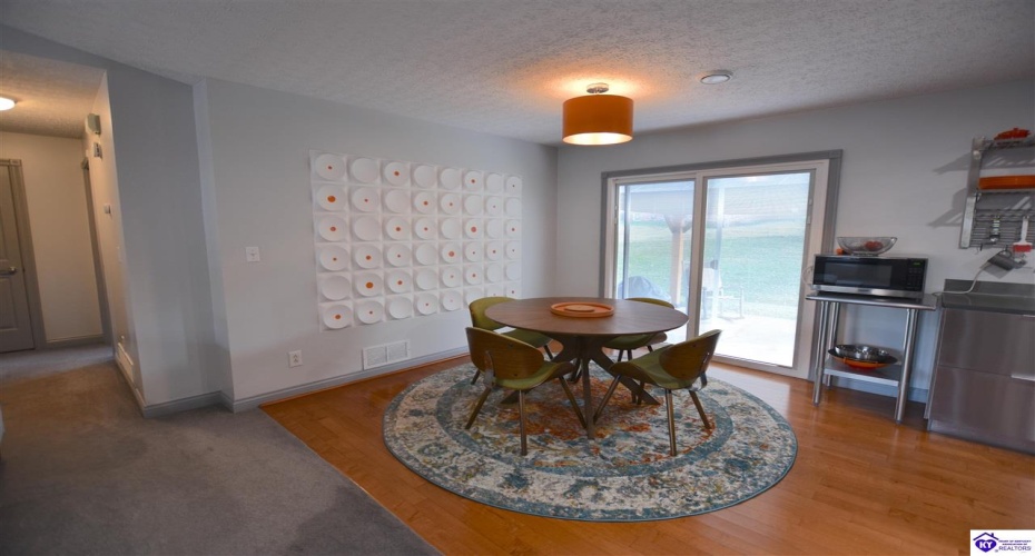 St John Road, Elizabethtown, Kentucky 42701, ,2 BathroomsBathrooms,For Sale,St John Road,HK24004162