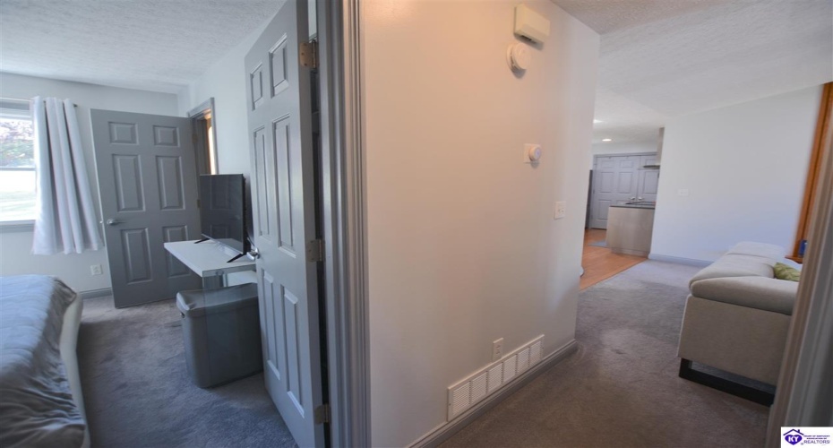 St John Road, Elizabethtown, Kentucky 42701, ,2 BathroomsBathrooms,For Sale,St John Road,HK24004162