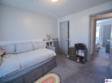 St John Road, Elizabethtown, Kentucky 42701, ,2 BathroomsBathrooms,For Sale,St John Road,HK24004162