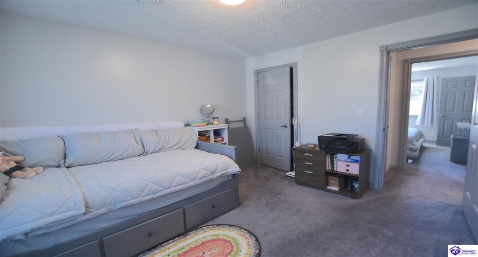 St John Road, Elizabethtown, Kentucky 42701, ,2 BathroomsBathrooms,For Sale,St John Road,HK24004162