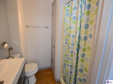 St John Road, Elizabethtown, Kentucky 42701, ,2 BathroomsBathrooms,For Sale,St John Road,HK24004162