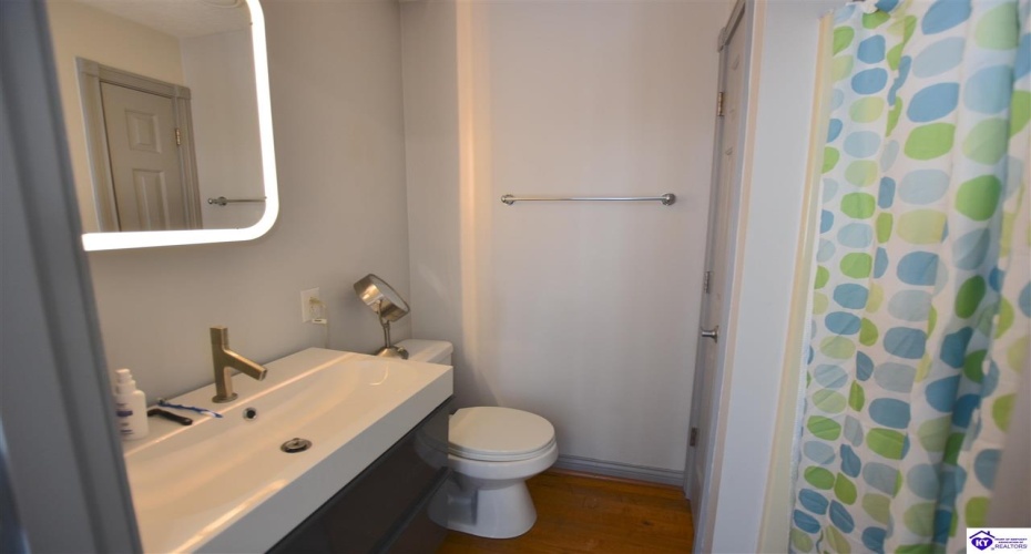 St John Road, Elizabethtown, Kentucky 42701, ,2 BathroomsBathrooms,For Sale,St John Road,HK24004162