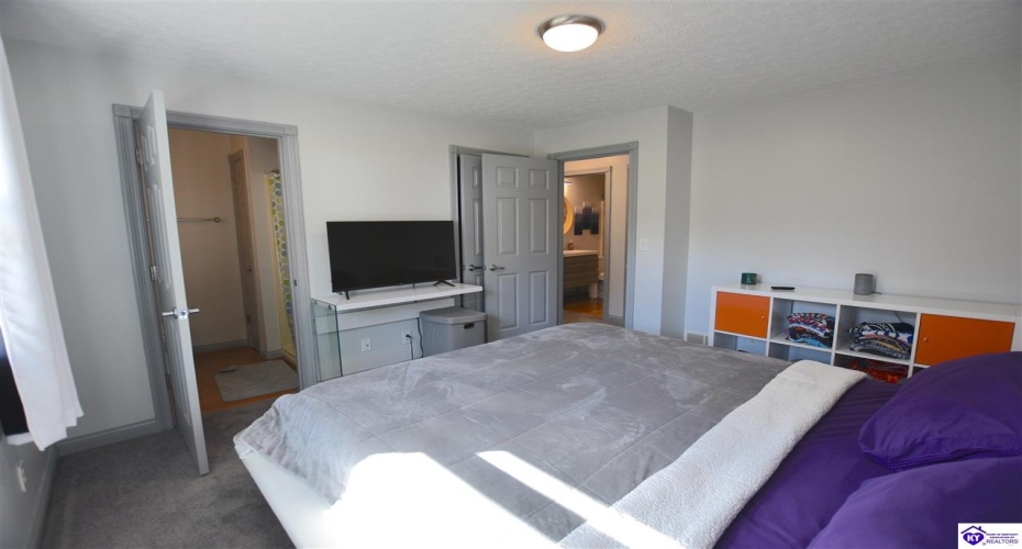 St John Road, Elizabethtown, Kentucky 42701, ,2 BathroomsBathrooms,For Sale,St John Road,HK24004162