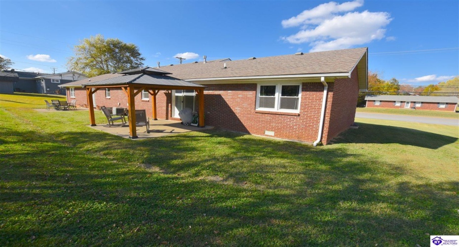 St John Road, Elizabethtown, Kentucky 42701, ,2 BathroomsBathrooms,For Sale,St John Road,HK24004162