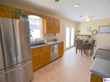 St John Road, Elizabethtown, Kentucky 42701, ,2 BathroomsBathrooms,For Sale,St John Road,HK24004164