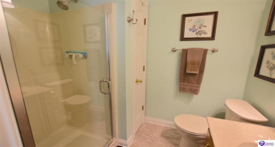 St John Road, Elizabethtown, Kentucky 42701, ,2 BathroomsBathrooms,For Sale,St John Road,HK24004164