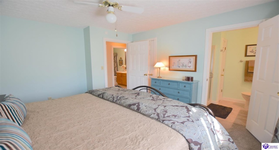 St John Road, Elizabethtown, Kentucky 42701, ,2 BathroomsBathrooms,For Sale,St John Road,HK24004164