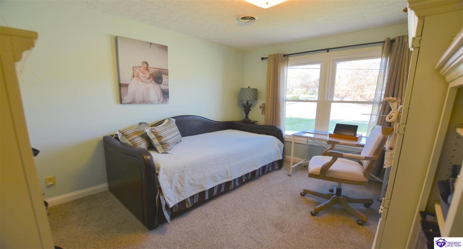 St John Road, Elizabethtown, Kentucky 42701, ,2 BathroomsBathrooms,For Sale,St John Road,HK24004164