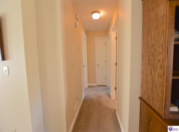 St John Road, Elizabethtown, Kentucky 42701, ,2 BathroomsBathrooms,For Sale,St John Road,HK24004164