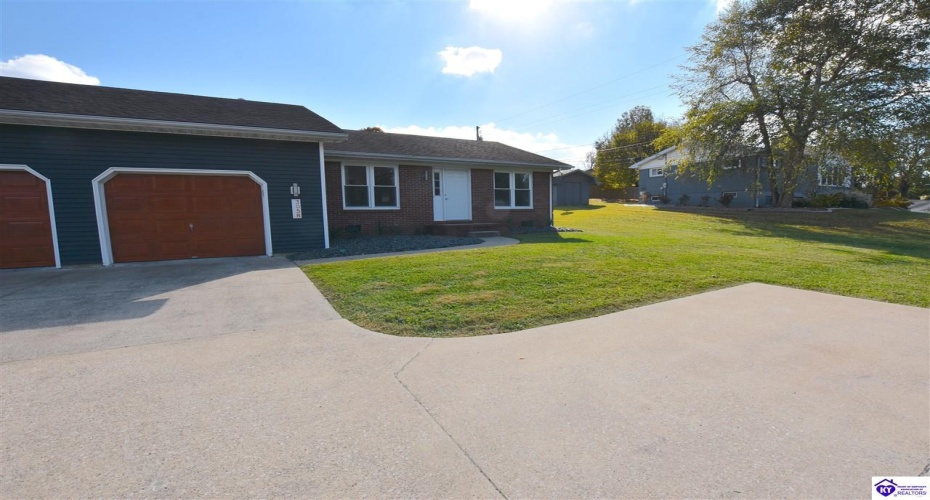 St John Road, Elizabethtown, Kentucky 42701, ,2 BathroomsBathrooms,For Sale,St John Road,HK24004164