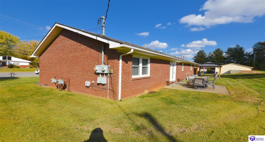 St John Road, Elizabethtown, Kentucky 42701, ,2 BathroomsBathrooms,For Sale,St John Road,HK24004164